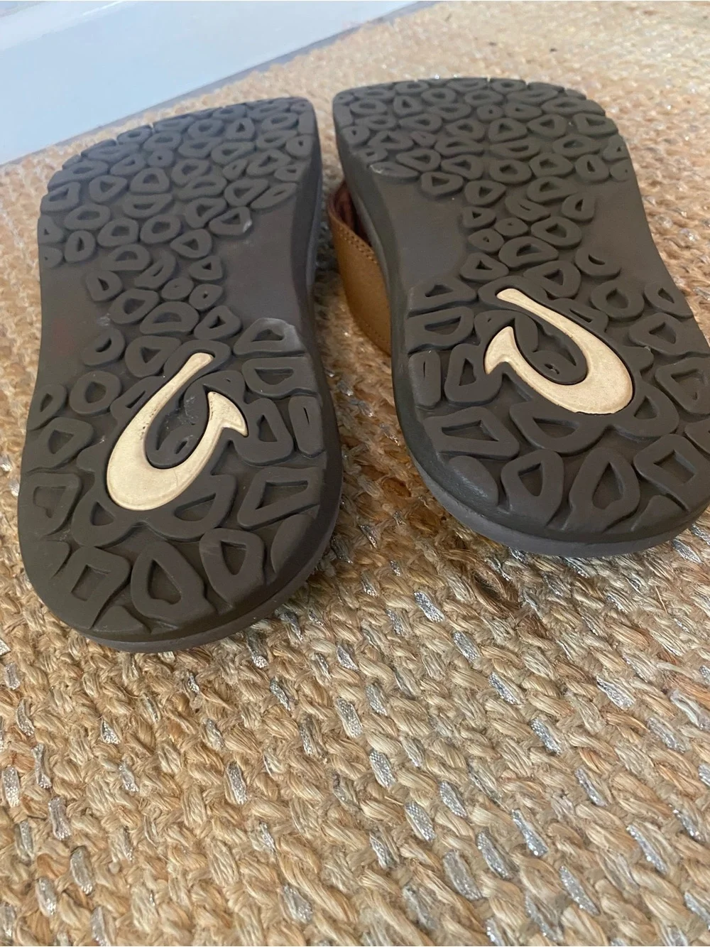 OluKai Ohana Men's Sandals Size 12 Brown Tan Comfort Flip Flops Beach Casual